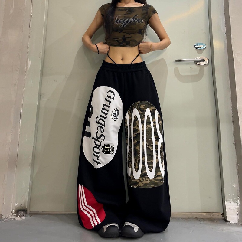American street style deconstructed graffiti design camouflage patchwork casual pants, unisex wide-leg curved sweatpants, trendy long pants American street style deconstructed graffiti design camouflage patchwork casual pants, unisex wide-leg curved sweatpants, trendy long pants