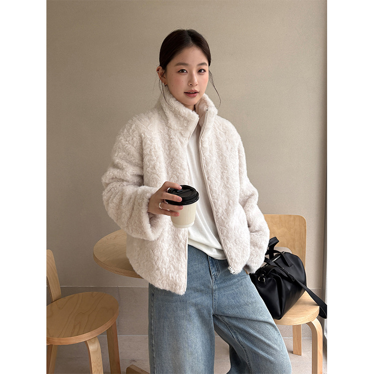 TG 冬日温暖卷卷毛绒立领柔软仿羊羔毛羽绒厚外套女2025新款26017