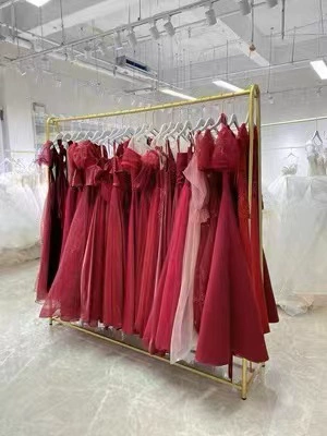 Double-layer wedding dress, stand, hanger, suit