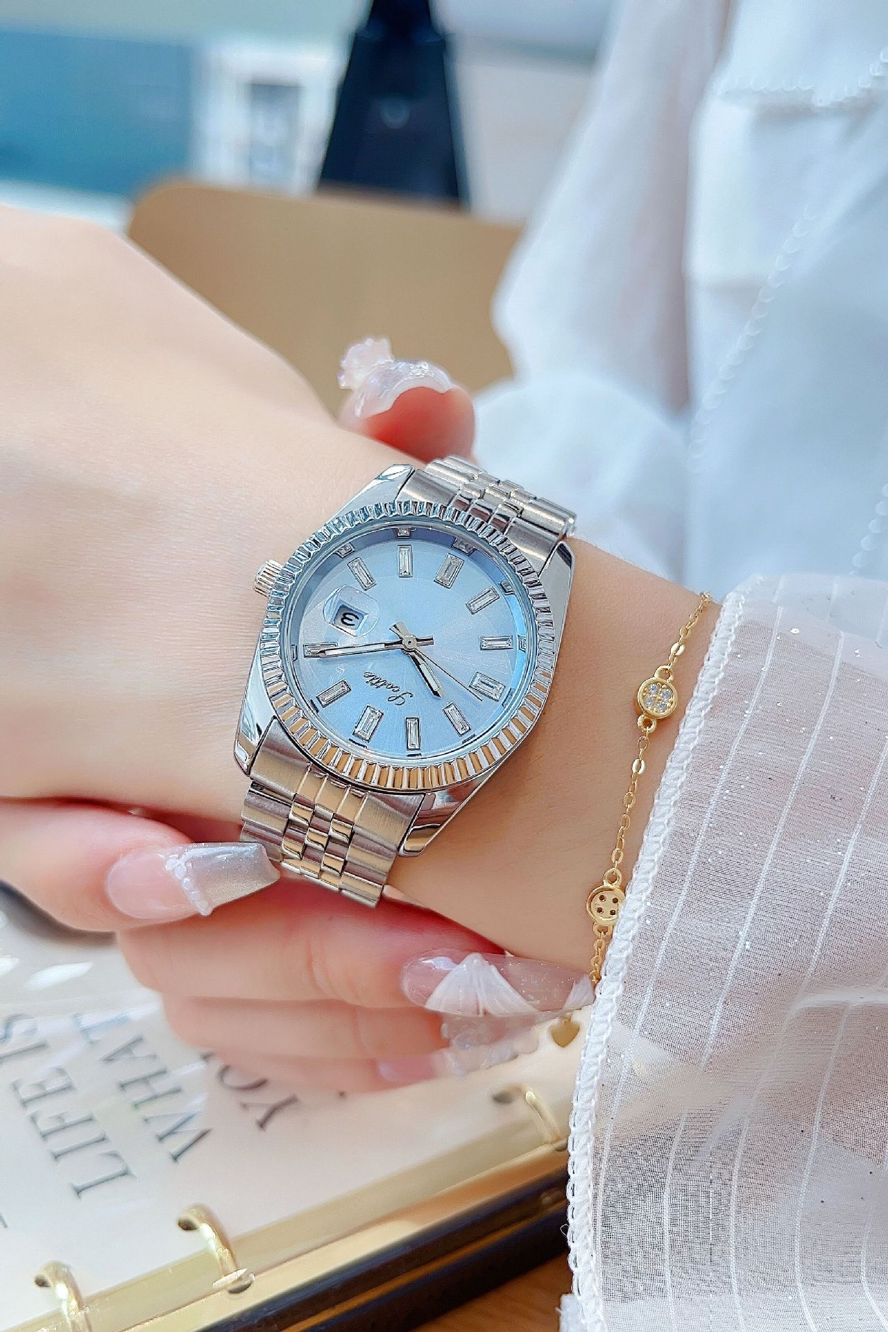 Holiday, Office, Daily Occasion Casual Simple Style Commute Round Butterfly Double Snap Quartz Watch