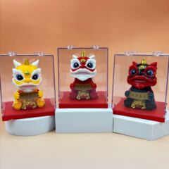 国潮が目を覚ますライオンの太陽エネルギーの置物は自動的にうなずいて事務室の前のデスクトップの装飾のアイデアのライオンの小さい置物を飾ります。