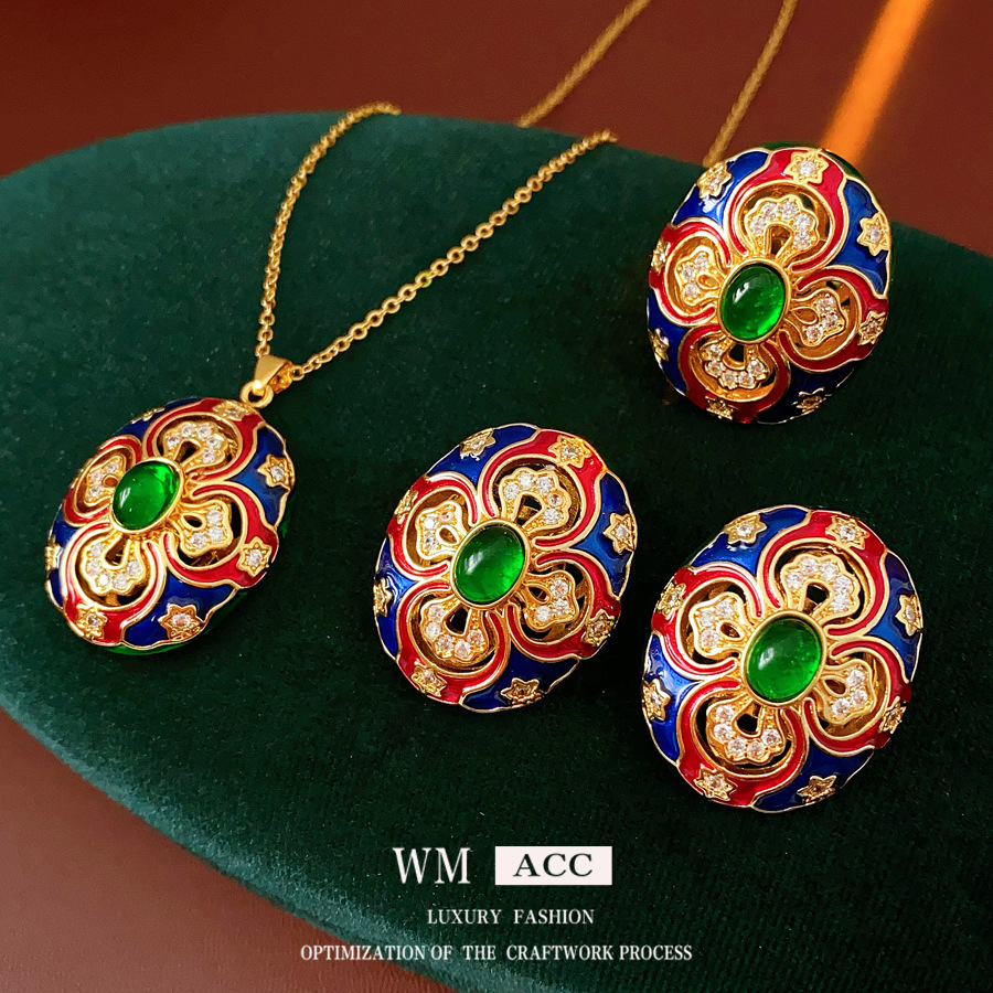 Conjunto de joyería vintage medieval Pendientes ovalados de circón de color chapado en oro real Collar de anillo de sentido avanzado