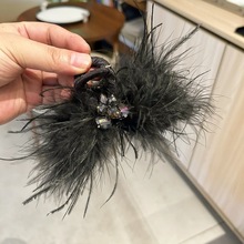 秋冬新款水晶花羽毛抓夹女高端鸵鸟毛毛发夹后脑勺鲨鱼夹子头饰