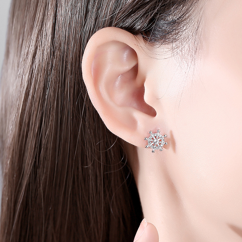 Creativo de plata esterlina timón pendientes S925 diamante completo timón asimétrico estilo coreano pendientes ins estilo mismo estilo