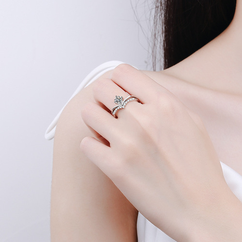 XDY925 silver V-shaped micro-set ring four-claw moissanite diamond ring for women factory direct sales one piece dropshipping Korean version simple