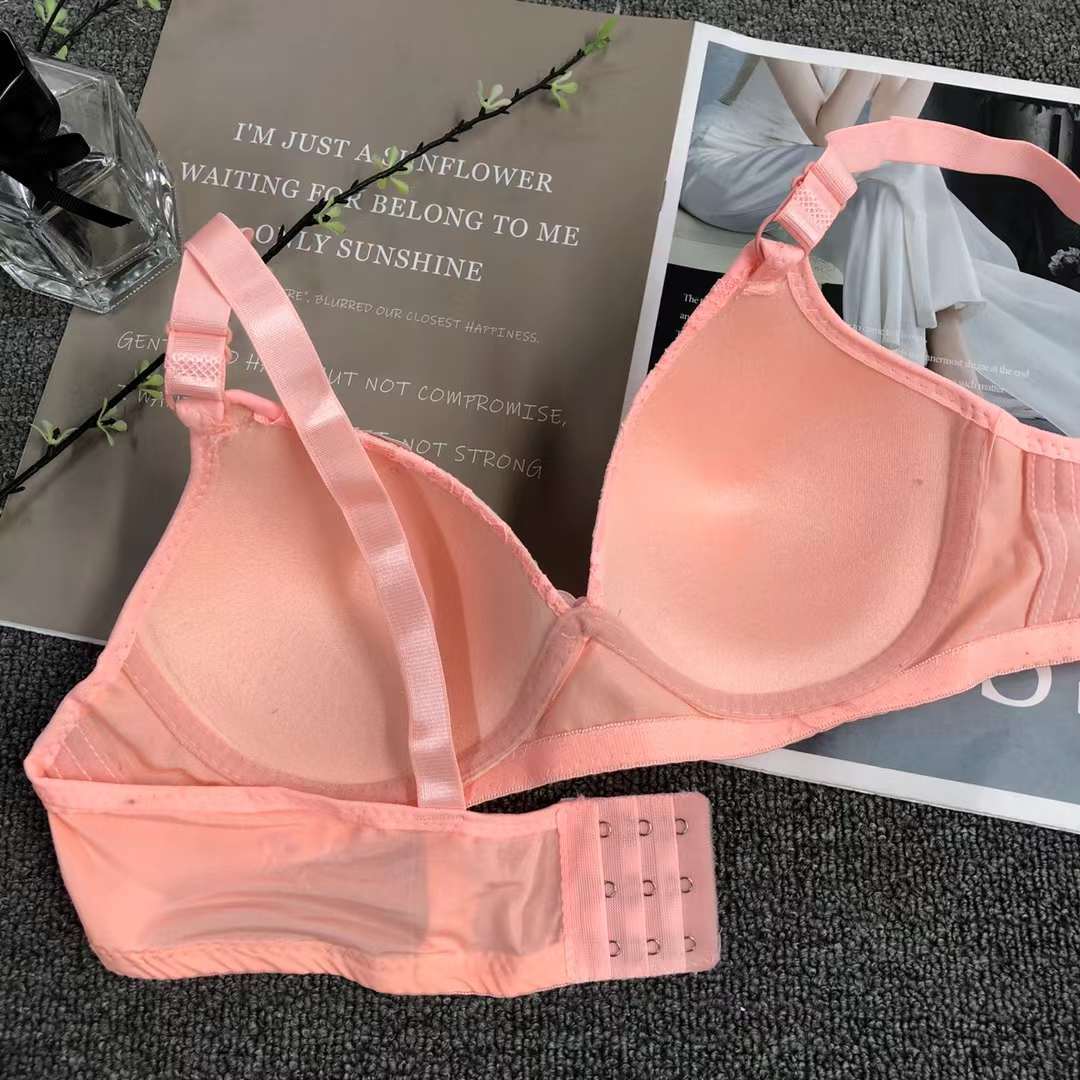 Sujetador de la ropa interior de la Madre Tres pechos delgada de mediana edad y ancianos sujetador inalámbrico de algodón pequeño pecho empuja hacia arriba más sujetador de tamaño al por mayor