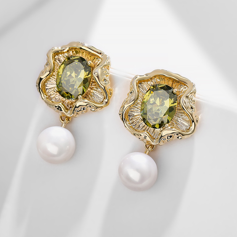 Pendientes de perlas de lujo ligeros de estilo diseñador Pendientes vintage Pendientes elegantes personalizados_voghion.com