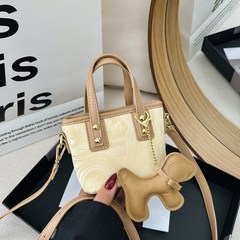 手提菜籃子包包女2024新款韓版小眾單肩斜挎包今年流行通勤水桶包