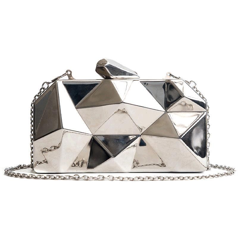 2021 new fashion European and American diamond iron box dinner bag women's handbag metal chain evening bag