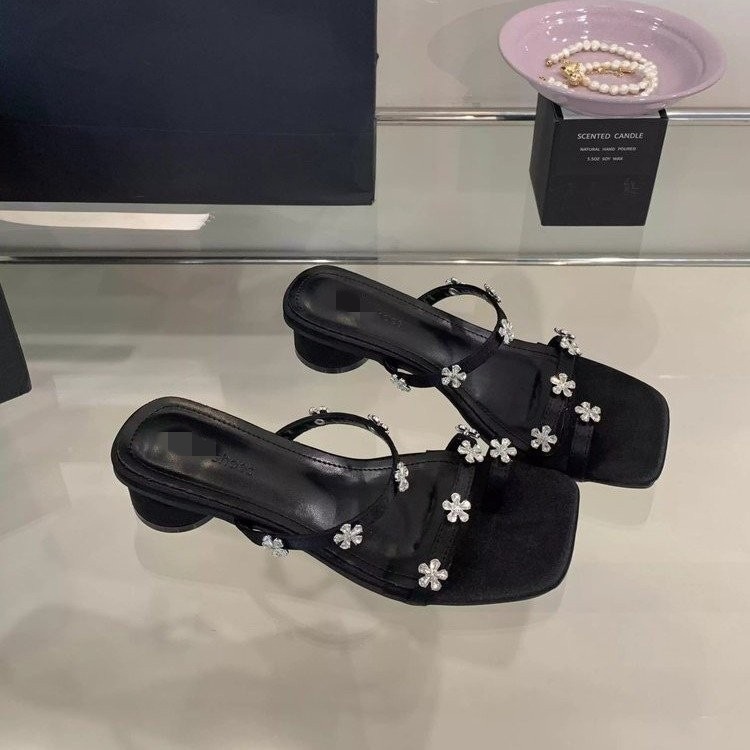 Sandalias de diamante de hadas francesas para mujeres de verano 2026 tacones gruesos desnudos de dama hermoso temperamento con zapatillas frías image 6