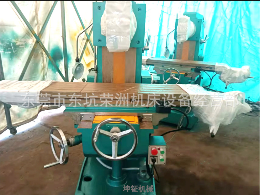 XK6125万能卧式铣床