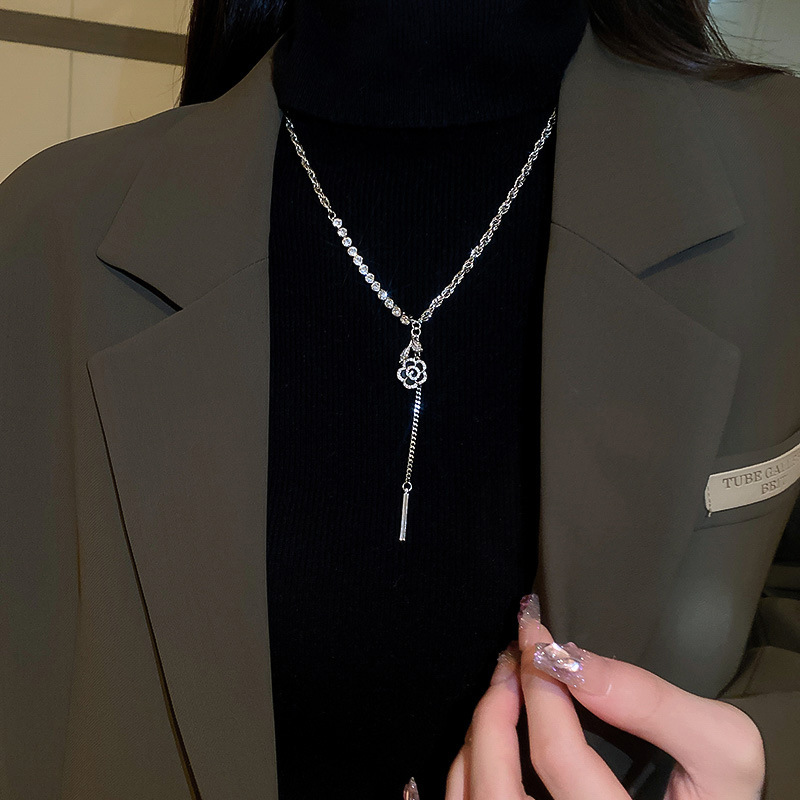 INS Style Heart Shape Flower Bow Knot Alloy Inlay Artificial Diamond Womenu0027S Pendant Necklace 1