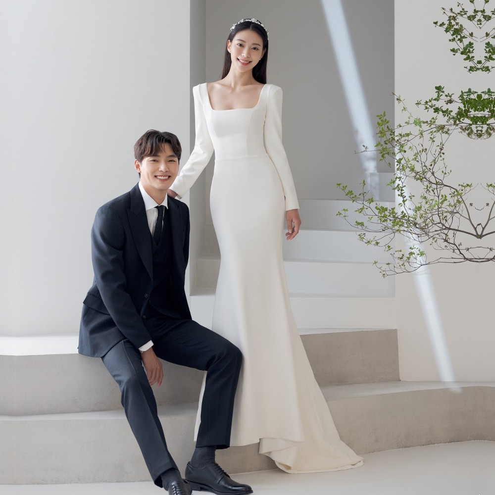 Conservative Long-Sleeve Satin Mermaid Wedding Dress with Train
