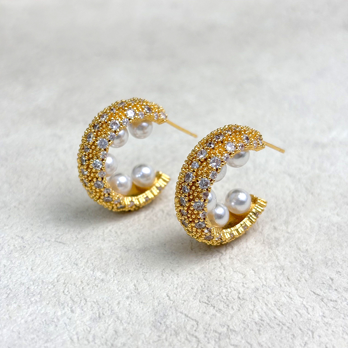 Inlay Design 1 Pair Vacation Simple Style Solid Color Inlay Copper Pearl Ear Studs