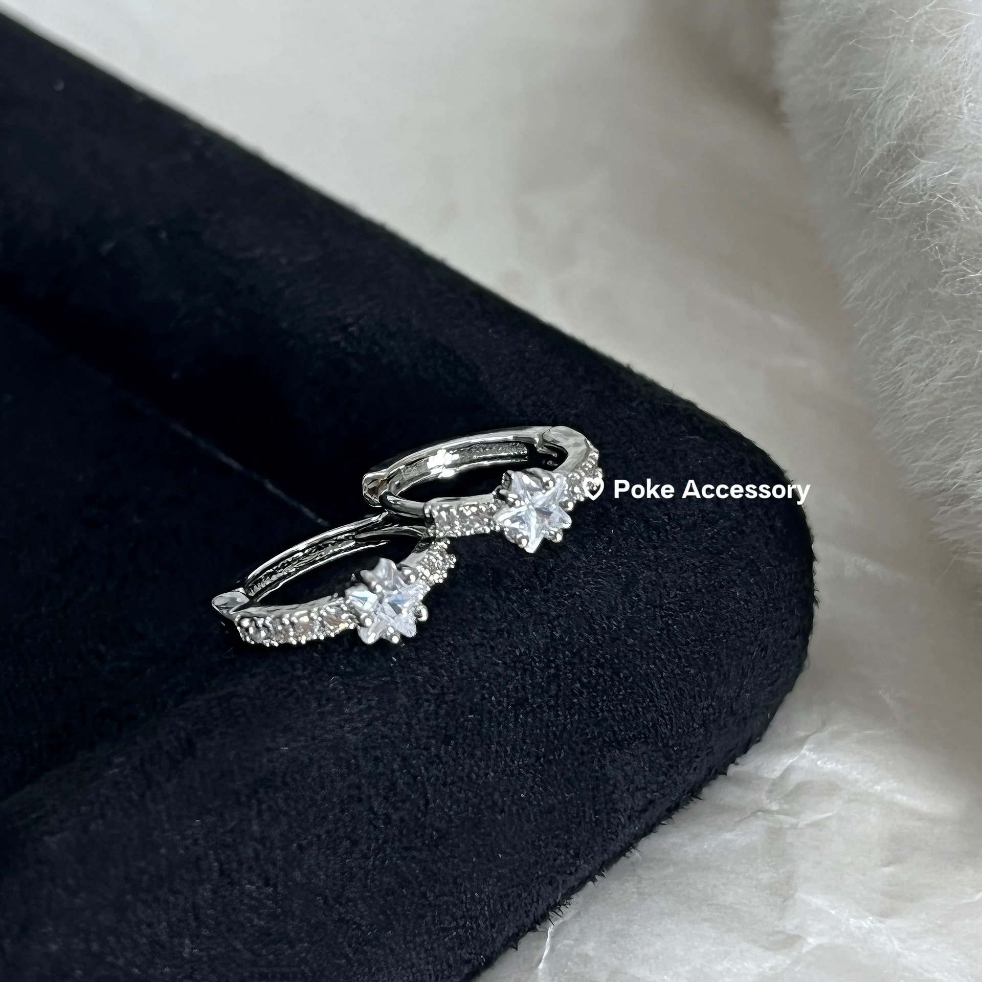 Sophisticated elegant universal earrings with zircon