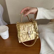 跨境唯美链条小方包2025新款潮流压花包包女单肩包休闲通勤腋下包