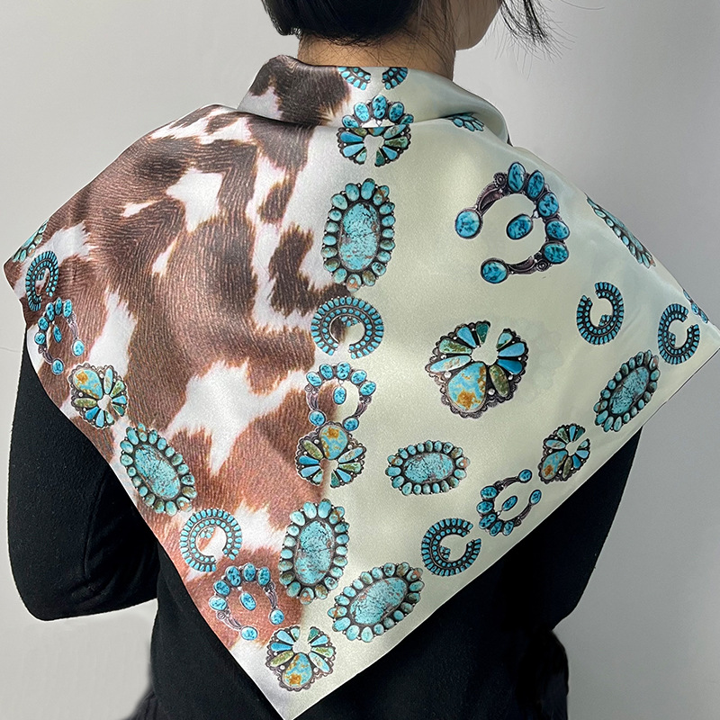 Women's Retro Leopard Satin Printing Silk Scarves display picture 3