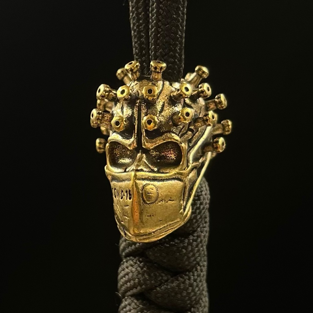 黑暗系病毒骷髅复古纯铜挂件COVID2019白铜小吊坠黄铜刀坠伞绳坠|ms