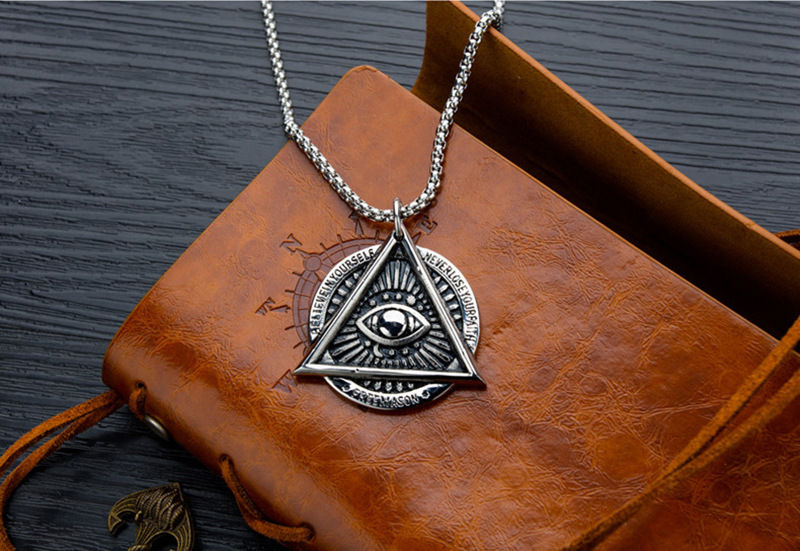 Alloy Material Retro Devil's Eye Alloy Plating Unisex Pendant Necklace