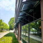 手动电动消防联烟窗断桥铝合金钢制墙面应急通风窗螺杆链条开窗器