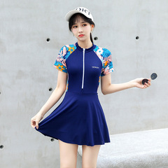 One-piece swimsuit for students, sporty style, slimming, conservative dress-like summer vacation swimwear for women, suitable for hot springs and swimming