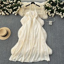 外贸度假女装连衣裙2024夏季新款海边旅游拍照长裙性感露背挂脖沙