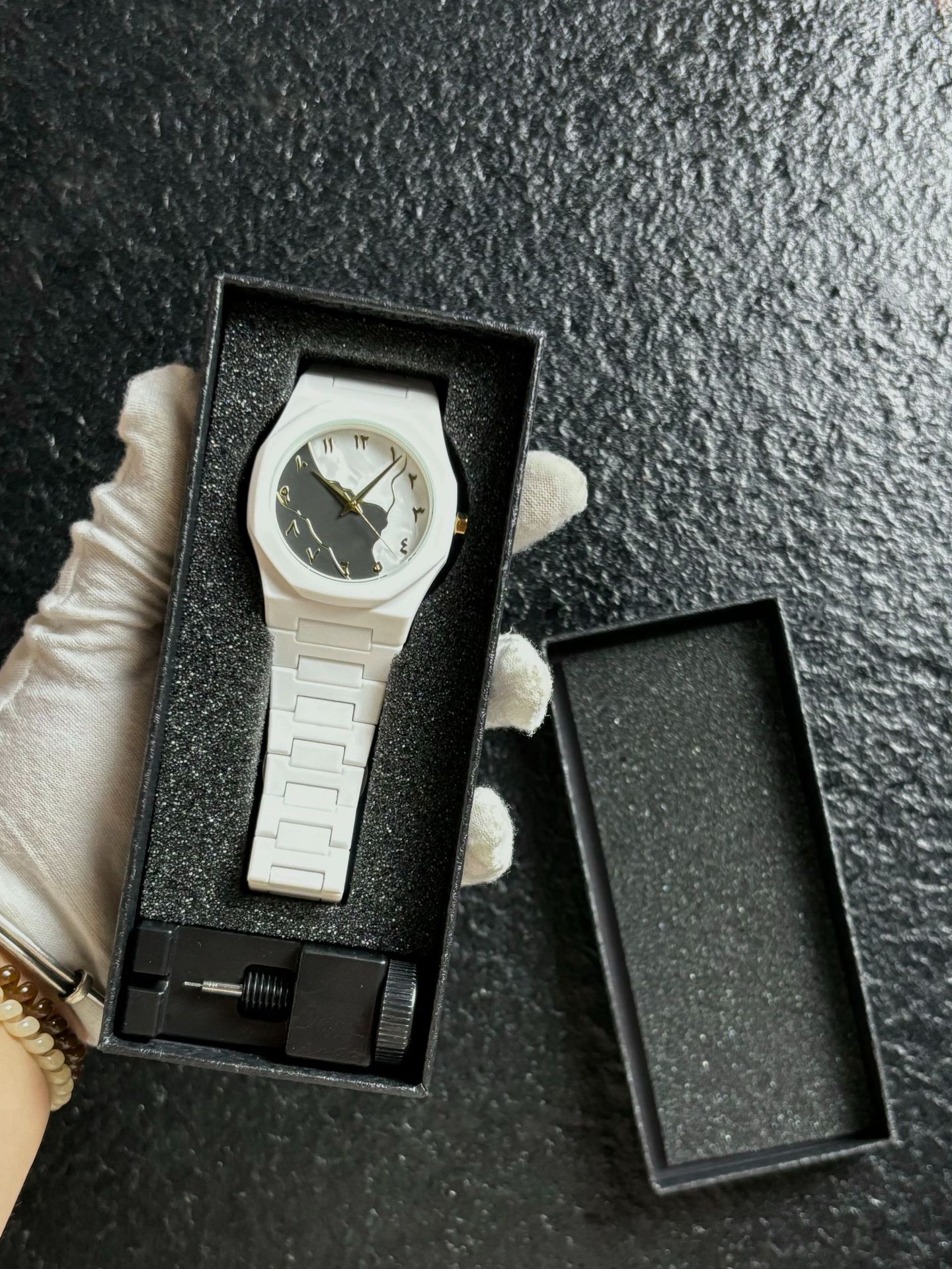 1158-52 domestic movement battery double snap button