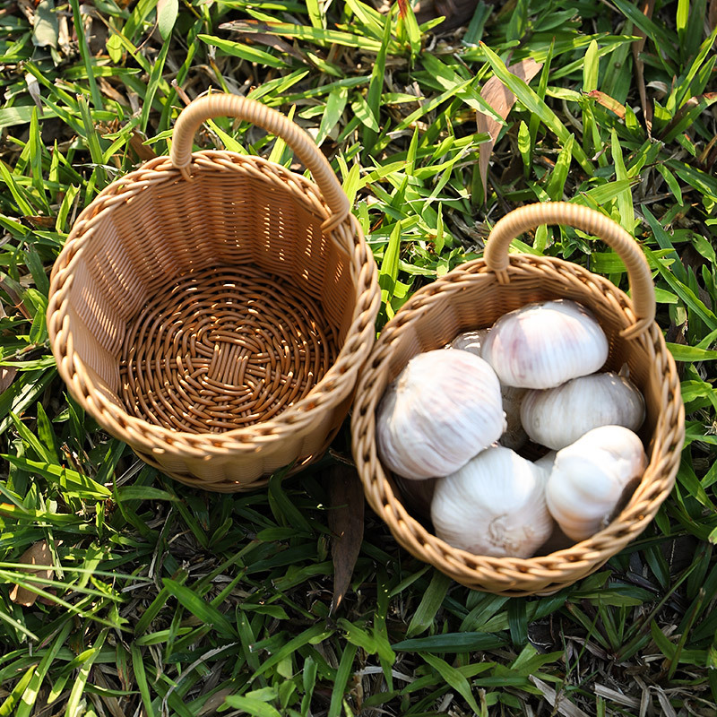 P616 wall-mounted onion, ginger and garlic storage basket wall-mounted imitation rattan woven outdoor flower basket hanging basket wall storage