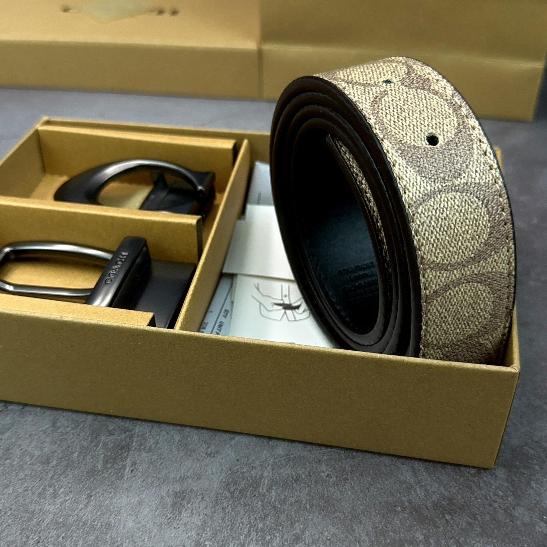 apricot pin buckle C buckle