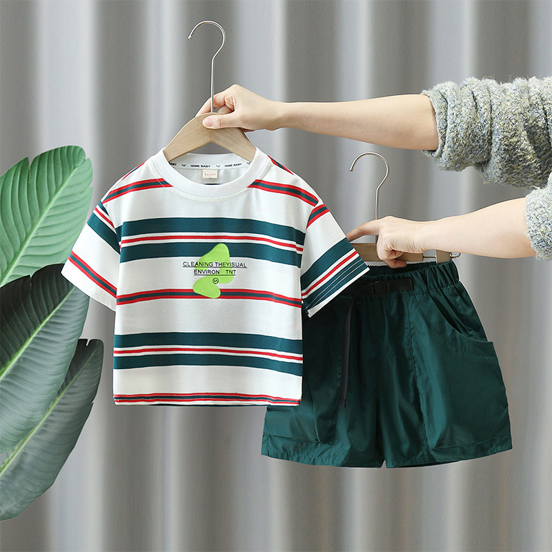 7812 traje de verano para niños 2025 nuevo estilo estilo occidental bebé verano ropa de manga corta niños niños guapos ropa para niños