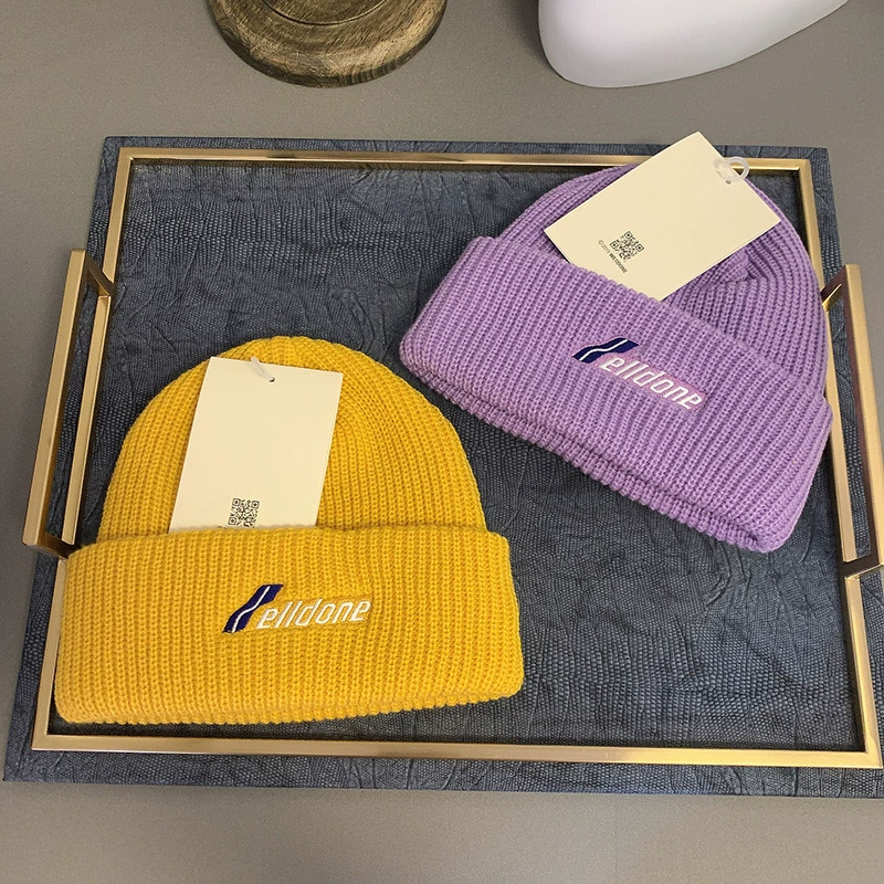 Keep warm fashionable woolen knitted hat for leisure for men and women, Korean style, with embroidery