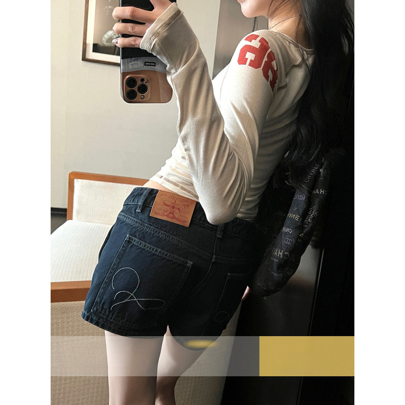 Just a few seconds and you'll have the 'cartoon legs' of an Ouyang 'slim-waisted hunter'! VTG hot girl slim-fit retro low-waist denim shorts Just a few seconds and you'll have the 'cartoon legs' of an Ouyang 'slim-waisted hunter'! VTG hot girl slim-fit retro low-waist denim shorts
