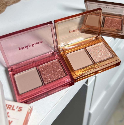 Pinkyfocus Vitality Girl Sombra de ojos de color bicolor nacarado gris mate rosa sosteniendo maquillaje para colorear paleta de sombras de ojos para mujer