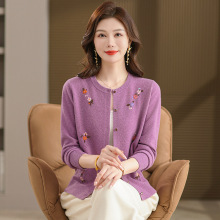 时尚圆领开衫女式针织衫妈妈装纯色绣花上衣外套春秋中老年女装