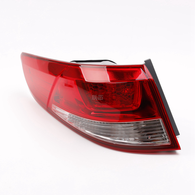 Suitable for Kia Freddy taillight assembly 09101112 new and old Freddy rear taillight brake lampshade 1316