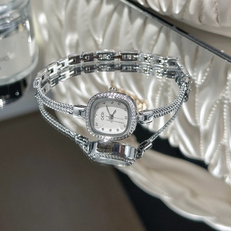 Goldie Watch Women's Niche Accessible Luxury Exquisite Compact Bracelet Square Mini Women's Watch 2024 New Wholesale Watch