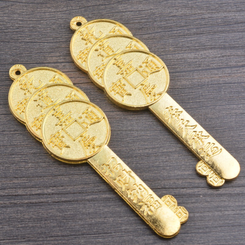 アクセサリーの山鬼銭山鬼はお金を使って骨董品を飾っています。|undefined