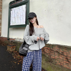 设计感灰色斜肩卫衣女秋季2025新款小众oversize韩系慵懒长袖上衣