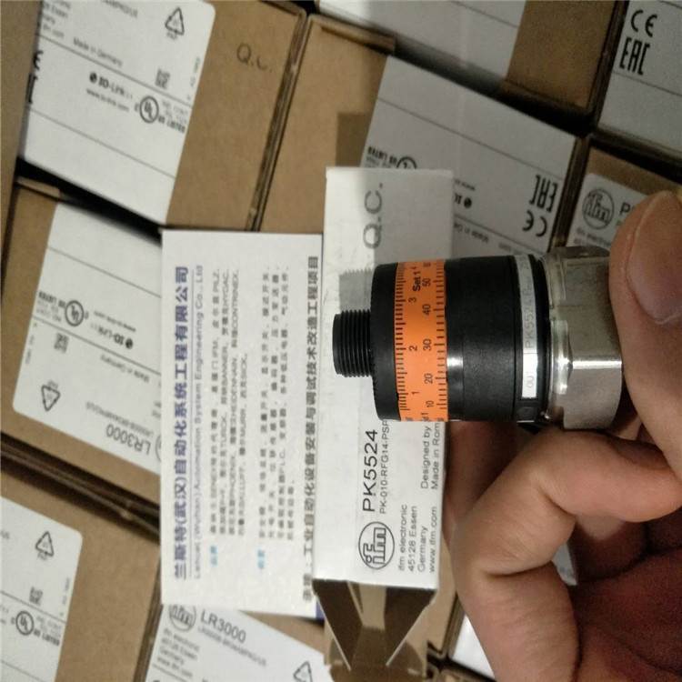 德国IFM汽车焊装常用激光测距传感器O1D155带显示功能