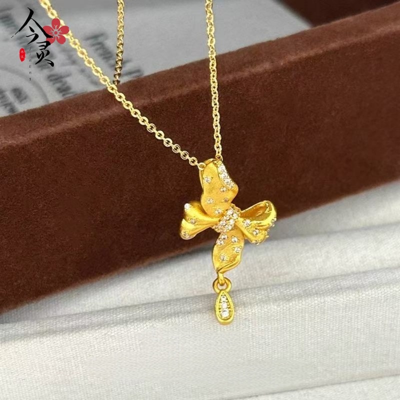 小红书同款爆闪蝴蝶水滴项链  女新款时尚百搭高级感流苏锁骨链|undefined