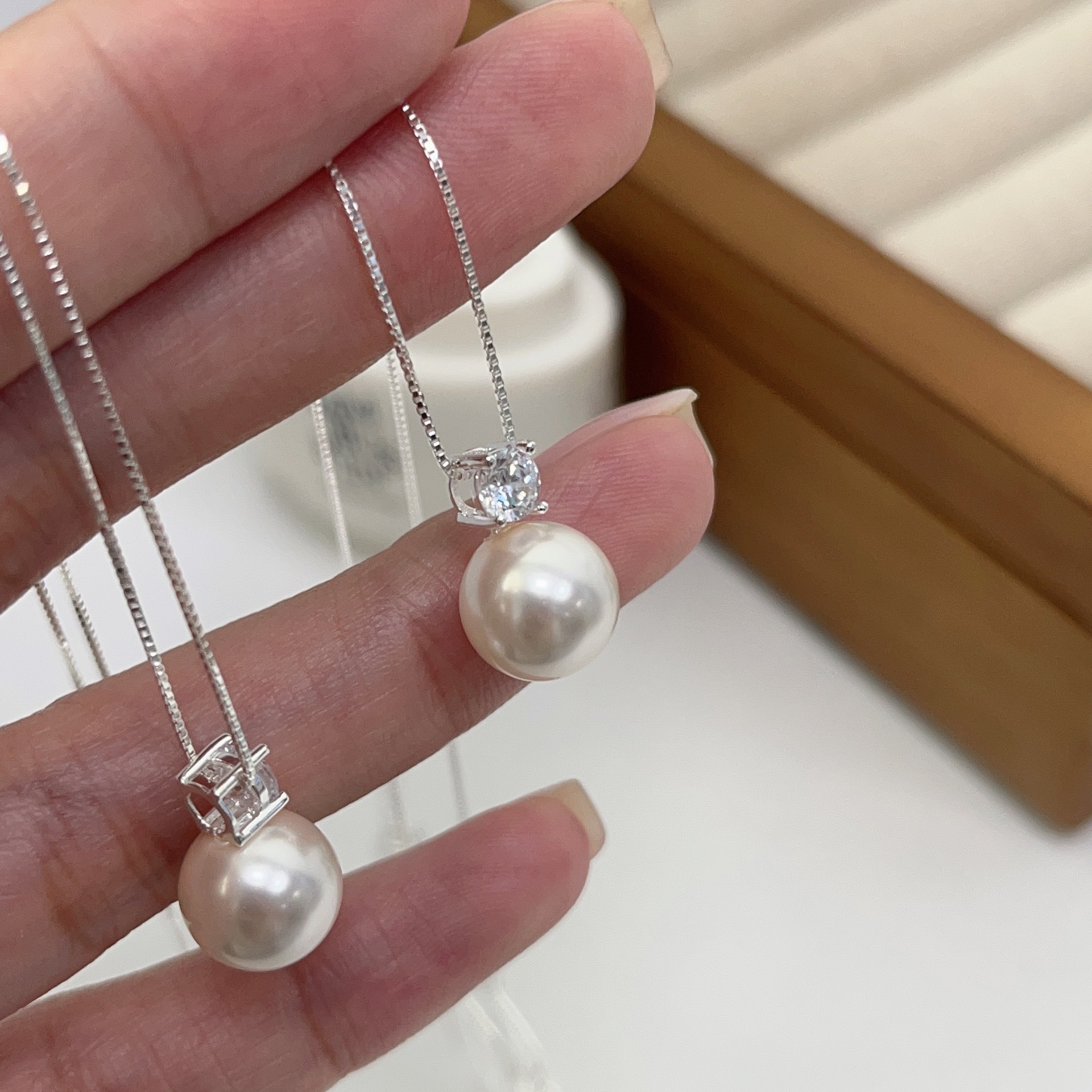 Round Pattern Women's Gender 925 Sterling Silver Zircon Inlay Round Pendant Necklace