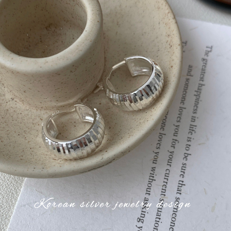 S925 Sterling Silver Unique Exaggerated Vintage Floral Hoop Earrings for Women, Niche Design, Korean Style, Light Luxury, Versatile Earrings Wholesale