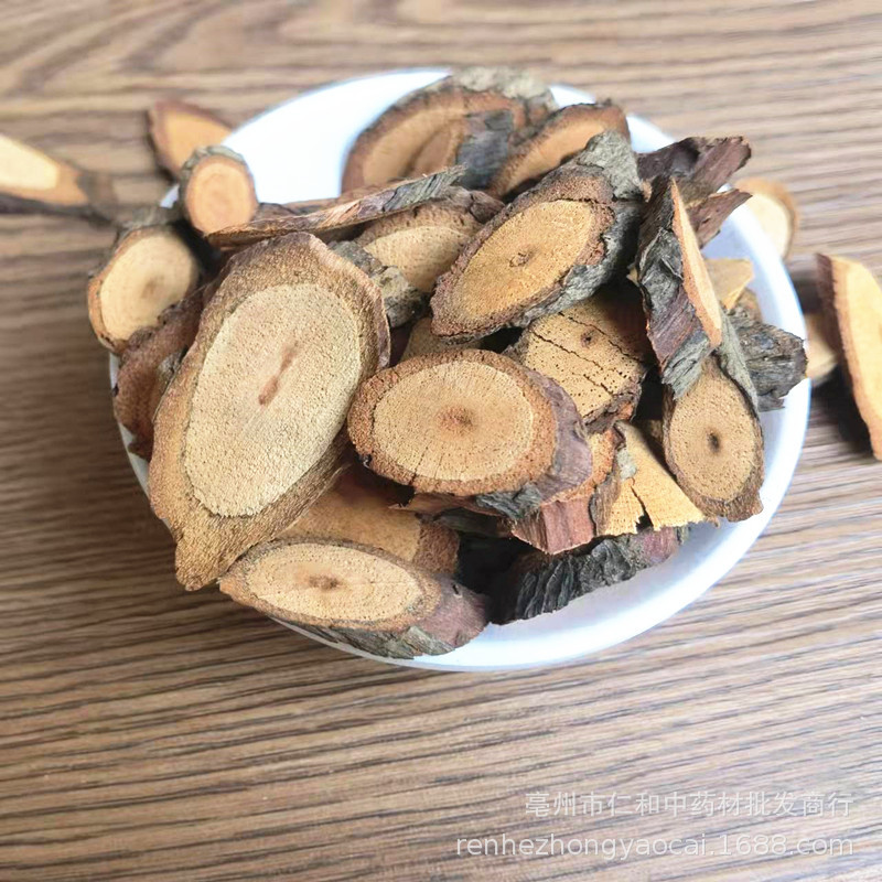 Dried Kadsura Root Hei Lao Hu 黑老虎根 Wholesale Raw Herb Kadsura coccinea Root Pieces quality and texture