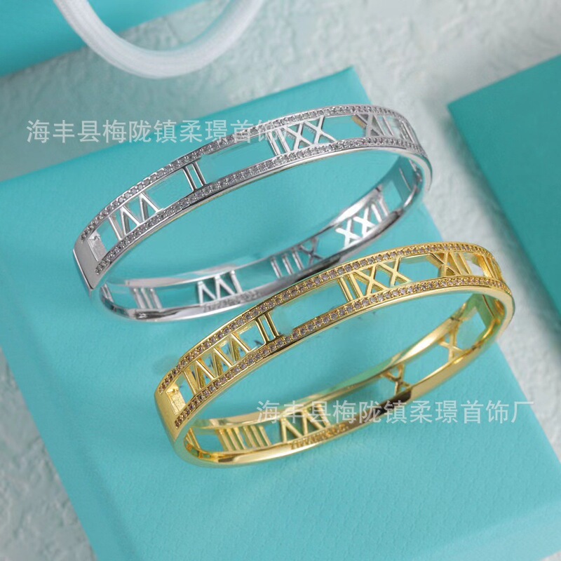 High Version Letter Bracelet Korean Version Exquisite Simple High-End Light Luxury Niche Bracelet Cross-Border Live Broadcast Supply Wholesale High Version Letter Bracelet Korean Version Exquisite Simple High-End Light Luxury Niche Bracelet Cross-Border Live Broadcast Supply Wholesale