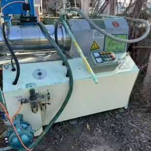 One 30-litre horizontal sand mill, the boss who needs it can contact me, and there is still one at present.