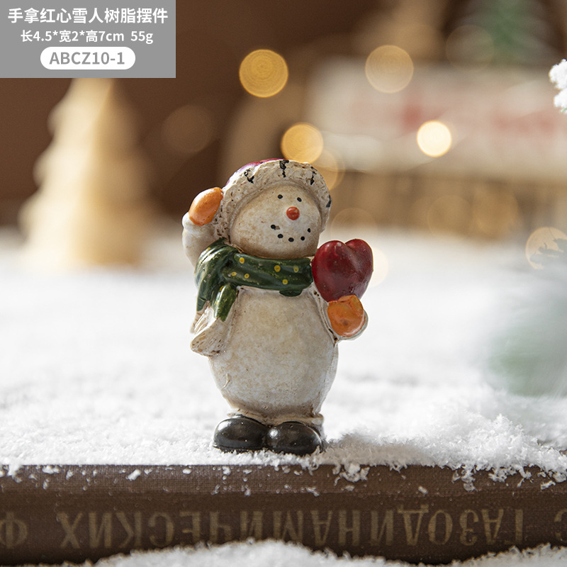 Hong Kong Heng árbol de Navidad decoración escritorio pintado resina muñeco de nieve decoración creativa de Navidad diseño de la escena