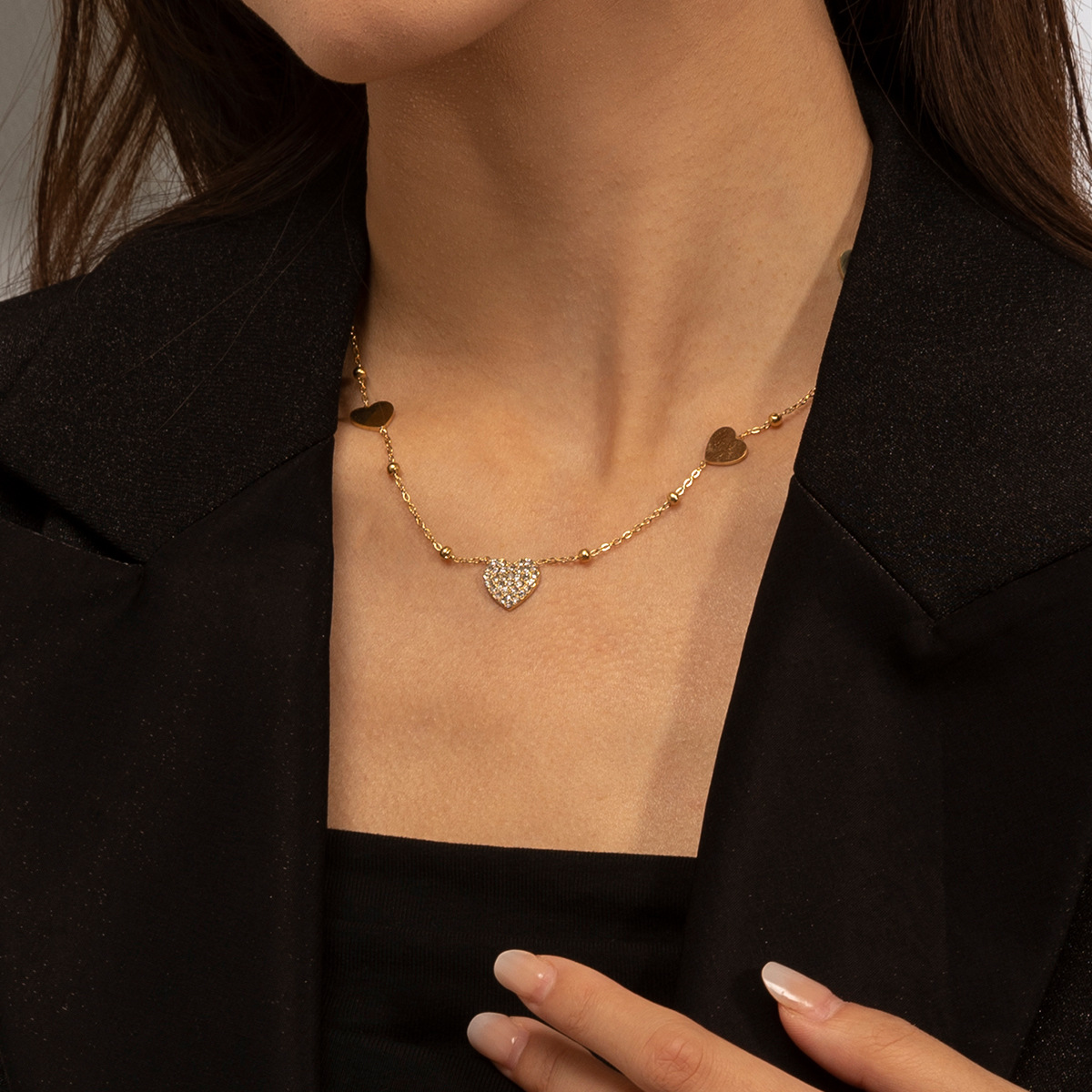Collar de acero inoxidable para mujeres no se desvanece amor incrustado collar de zircon ligero lujo nicho ventas calientes transfronterizas