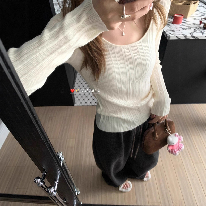 Plaid U-Neck Long-Sleeved Bottoming T-Shirt for Women in Spring and Autum New Korean Style Elegant Waist Slimming Look Casual Knitwear Plaid U-Neck Long-Sleeved Bottoming T-Shirt for Women in Spring and Autum New Korean Style Elegant Waist Slimming Look Casual Knitwear