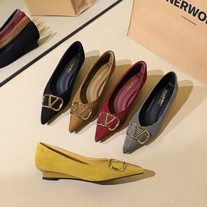 6300-K117 French style low heeled shoes for women with pointed toes and shallow mouth, fashionable V-button suede, profe
