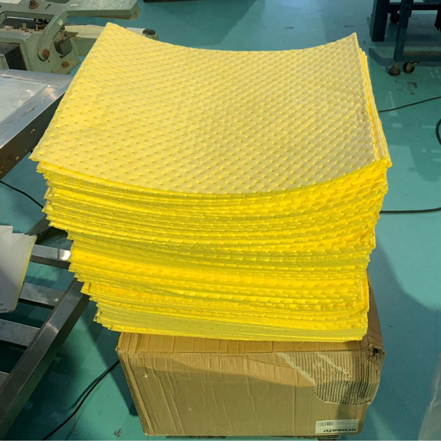 2MM耐酸碱耐腐蚀化学吸液垫 工业实验室专用高效过滤吸液棉